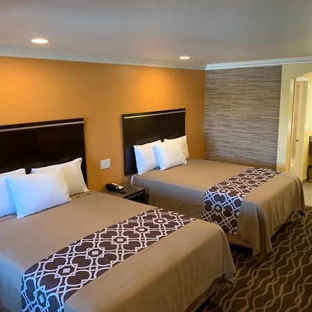 Ontario Inn & Suites มอนต์แคลร์ ภายนอก รูปภาพ