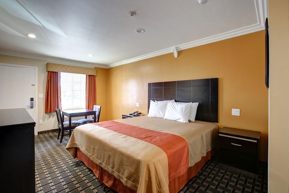 Ontario Inn & Suites มอนต์แคลร์ ภายนอก รูปภาพ